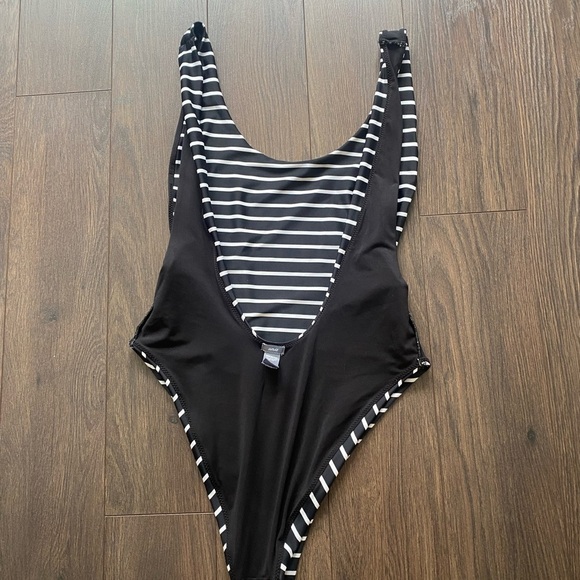 AERIE Super Scoop One Piece Swimsuit - Picture 7 of 9